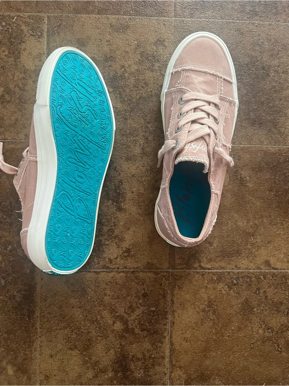 Blowfish Women’s Blush Canvas Lace-Up Sneakers